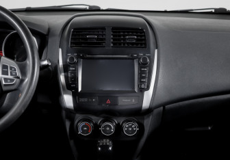 Подержанный автомобиль Mitsubishi ASX 2010 года (12 фото)