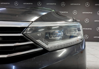 Подержанный автомобиль Volkswagen Passat Sedan 2018 года (17 фото)