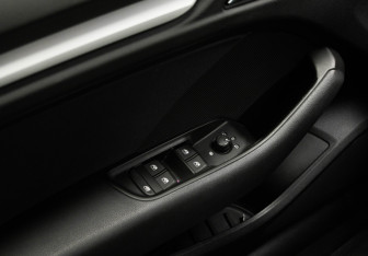 Подержанный автомобиль Audi A3 Sedan 2017 года (16 фото)