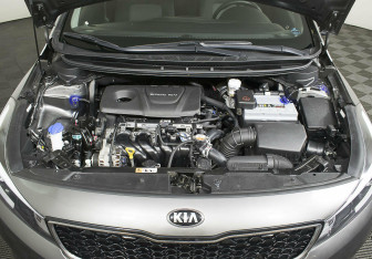 Подержанный автомобиль Kia Cerato Sedan 2017 года (7 фото)