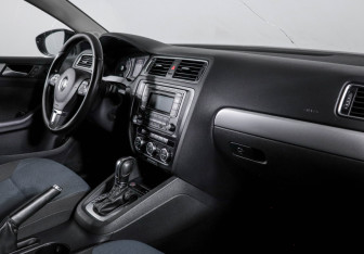 Подержанный автомобиль Volkswagen Jetta Sedan 2013 года (9 фото)