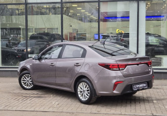 Подержанный автомобиль Kia Rio Sedan 2019 года (6 фото)