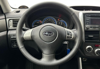 Подержанный автомобиль Subaru Forester Suv 2011 года (12 фото)