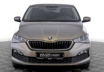 Подержанный автомобиль Skoda Rapid Liftback 2021 года (2 фото)