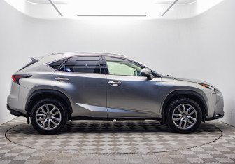 Подержанный автомобиль Lexus NX 2015 года (6 фото)