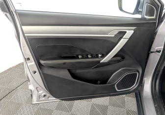 Подержанный автомобиль Geely Coolray 2023 года (19 фото)