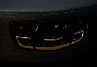 Подержанный автомобиль Cadillac Escalade Suv 2018 года (18 фото)