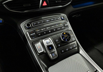 Подержанный автомобиль Hyundai Santa Fe 2022 года (13 фото)