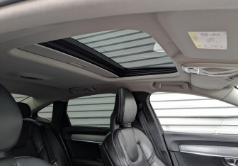 Подержанный автомобиль Volvo S90 2017 года (23 фото)