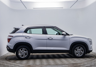 Подержанный автомобиль Hyundai Creta 2022 года (4 фото)