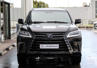 Подержанный автомобиль Lexus LX 2017 года (2 фото)