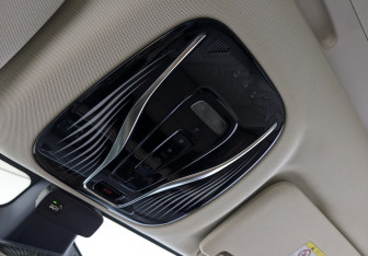 Подержанный автомобиль Voyah Dream 2023 года (29 фото)