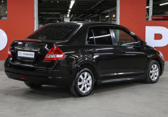 Подержанный автомобиль Nissan Tiida Sedan 2011 года (5 фото)