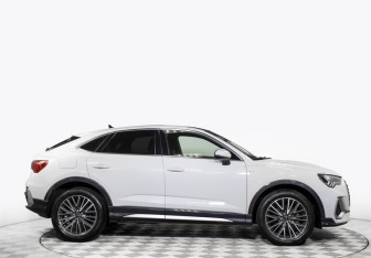 Подержанный автомобиль Audi Q3 2024 года (4 фото)