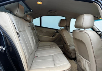 Подержанный автомобиль Peugeot 607 2004 года (10 фото)