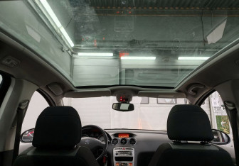 Подержанный автомобиль Peugeot 308 Hatchback 2008 года (14 фото)