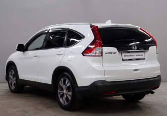 Подержанный автомобиль Honda CR-V 2014 года (5 фото)