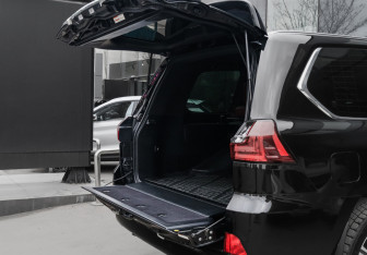 Подержанный автомобиль Lexus LX 2017 года (45 фото)