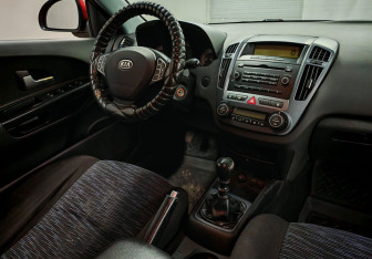 Подержанный автомобиль Kia Ceed Wagon 2008 года (10 фото)