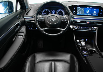 Подержанный автомобиль Hyundai Sonata 2020 года (9 фото)