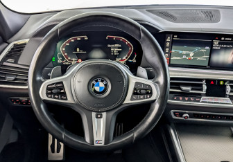 Подержанный автомобиль BMW X6 2020 года (23 фото)