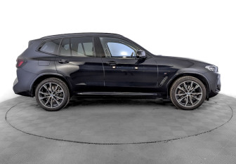 Подержанный автомобиль BMW X3 2024 года (4 фото)