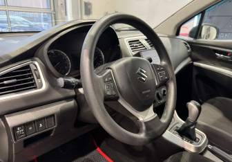 Подержанный автомобиль Suzuki SX4 Hatchback 2018 года (12 фото)
