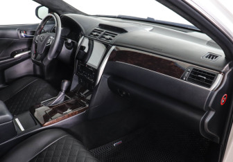 Подержанный автомобиль Toyota Camry Sedan 2016 года (10 фото)