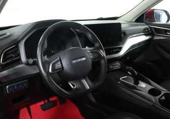 Подержанный автомобиль Haval F7x 2023 года (13 фото)