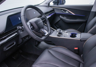 Подержанный автомобиль Omoda C5 2023 года (10 фото)