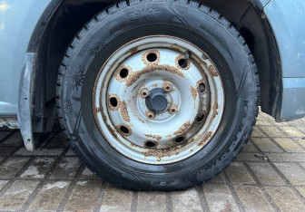 Подержанный автомобиль Renault Sandero 2010 года (13 фото)