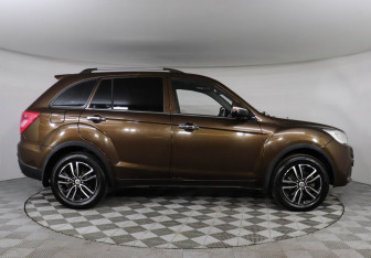 Подержанный автомобиль Lifan X60 2017 года (4 фото)