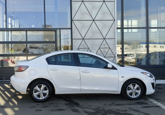 Подержанный автомобиль Mazda 3 Sedan 2011 года (4 фото)
