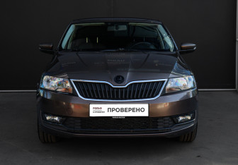Подержанный автомобиль Skoda Rapid Liftback 2017 года (2 фото)