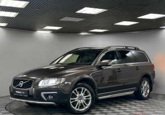 Подержанный автомобиль Volvo XC70 2016 года (24 фото)