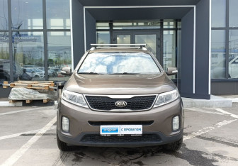 Подержанный автомобиль Kia Sorento 2013 года (2 фото)