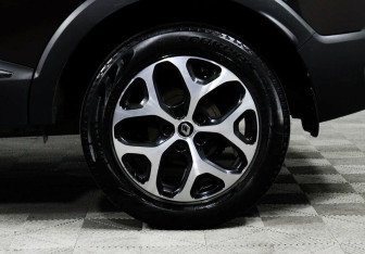 Подержанный автомобиль Renault Kaptur 2017 года (7 фото)