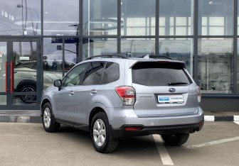 Подержанный автомобиль Subaru Forester Suv 2018 года (7 фото)