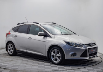 Подержанный автомобиль Ford Focus Hatchback 2012 года (7 фото)