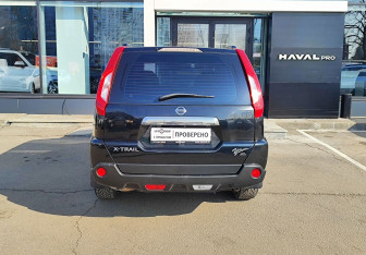 Подержанный автомобиль Nissan X-Trail 2012 года (6 фото)