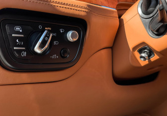 Подержанный автомобиль Bentley Bentayga 2023 года (18 фото)