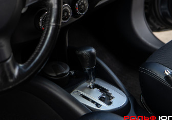 Подержанный автомобиль Citroen C-Crosser 2011 года (14 фото)