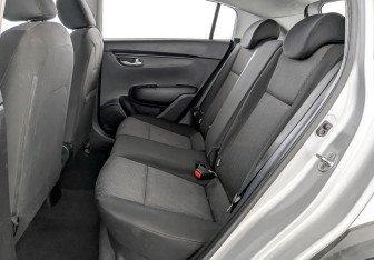 Подержанный автомобиль Kia Rio Hatchback 2021 года (12 фото)