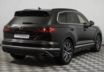 Подержанный автомобиль Volkswagen Touareg 2021 года (5 фото)