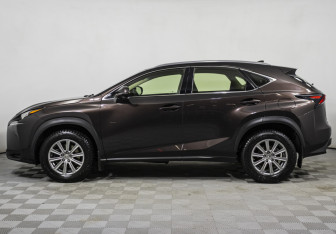 Подержанный автомобиль Lexus NX 2015 года (8 фото)