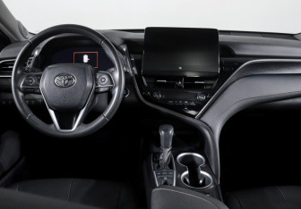 Подержанный автомобиль Toyota Camry Sedan 2023 года (12 фото)