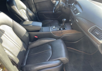 Подержанный автомобиль Audi A7 2011 года (9 фото)