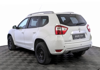 Подержанный автомобиль Nissan Terrano 2021 года (7 фото)