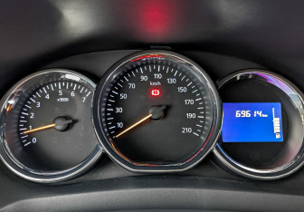 Подержанный автомобиль Renault Logan Sedan 2018 года (16 фото)