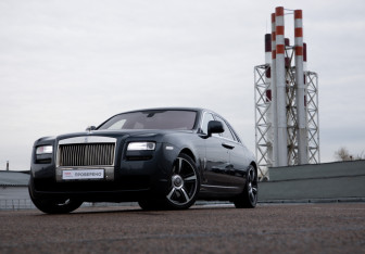 Подержанный автомобиль Rolls-Royce Ghost 2010 года (1 фото)